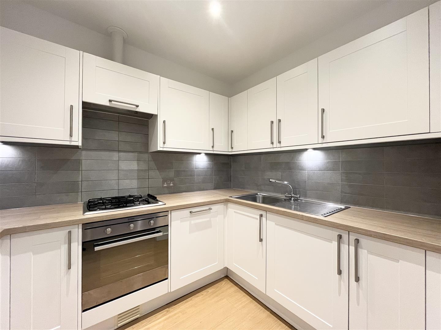 Pentire Crescent, Newquay photo - 2